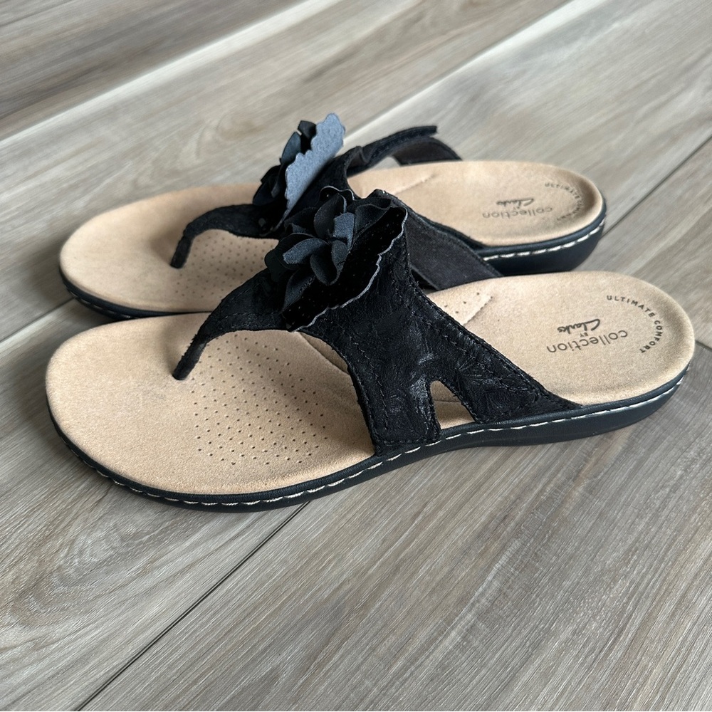 Clarks Laurieann Gema Black Floral Thong Sandals Comfort Adjustable Women’s 9 - Picture 2 of 13